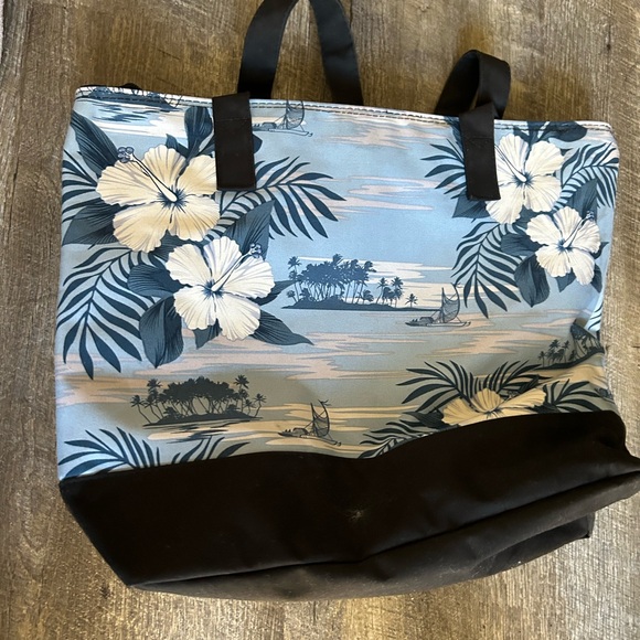 NWT Hawaiian tote - Picture 2 of 9